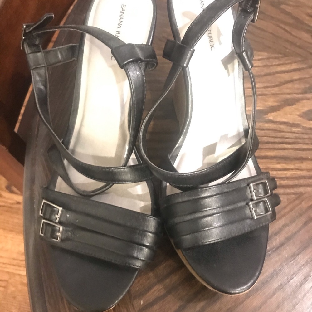 Banana republic black wedge - Picture 8 of 8